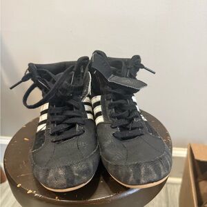 Wrestling shoes